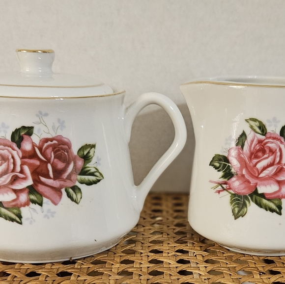 Vintage Sugar bowl and creamer, Double Rose Design, Japan FTD 1979 - Picture 6 of 6